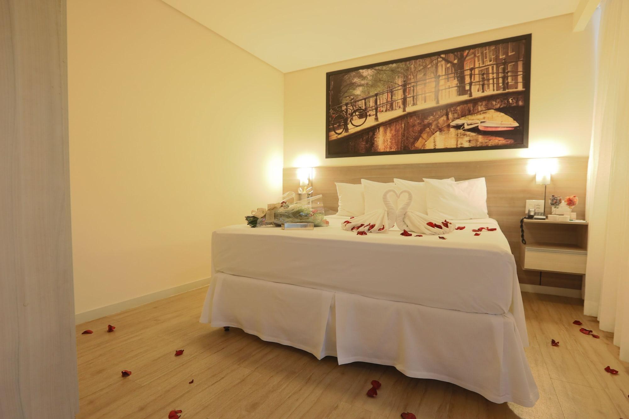 Hotel Amsterdam Montes Claros Ngoại thất bức ảnh