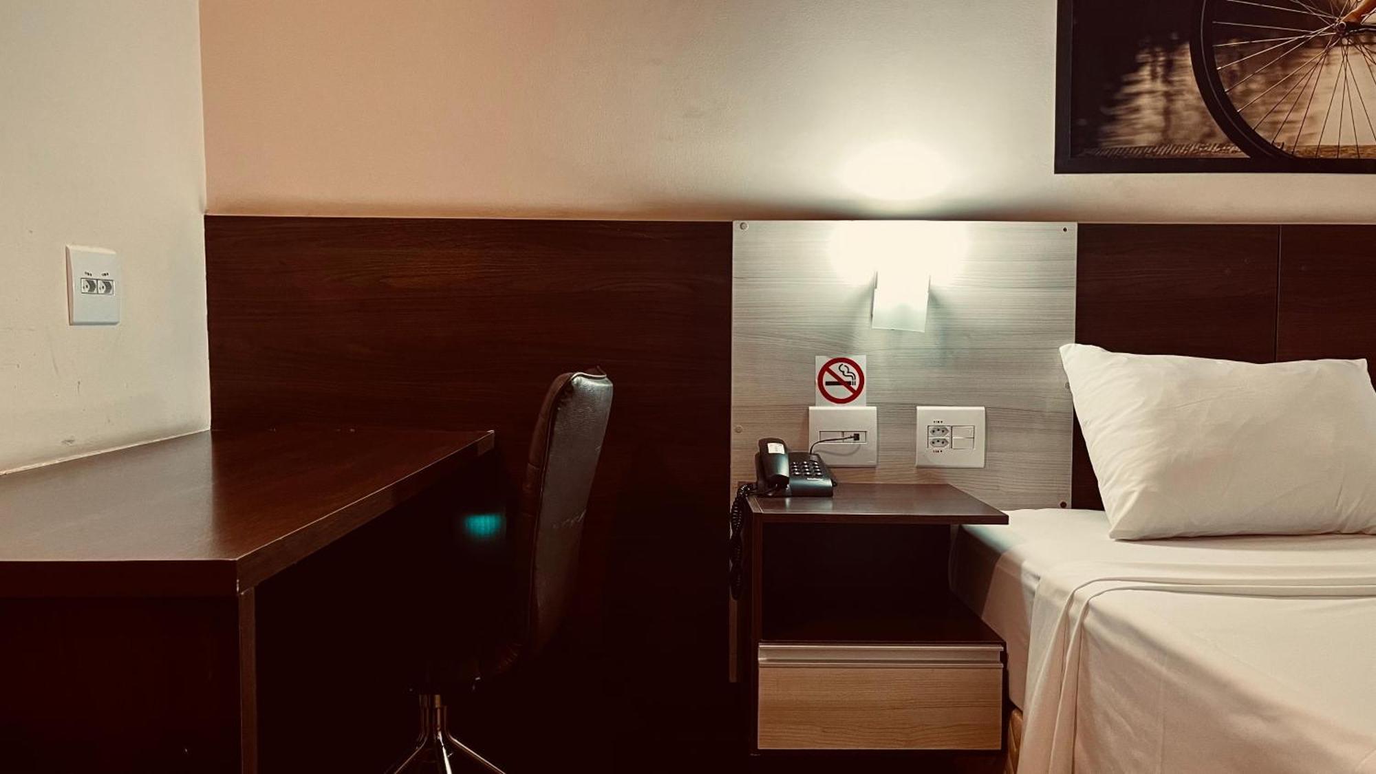 Hotel Amsterdam Montes Claros Ngoại thất bức ảnh