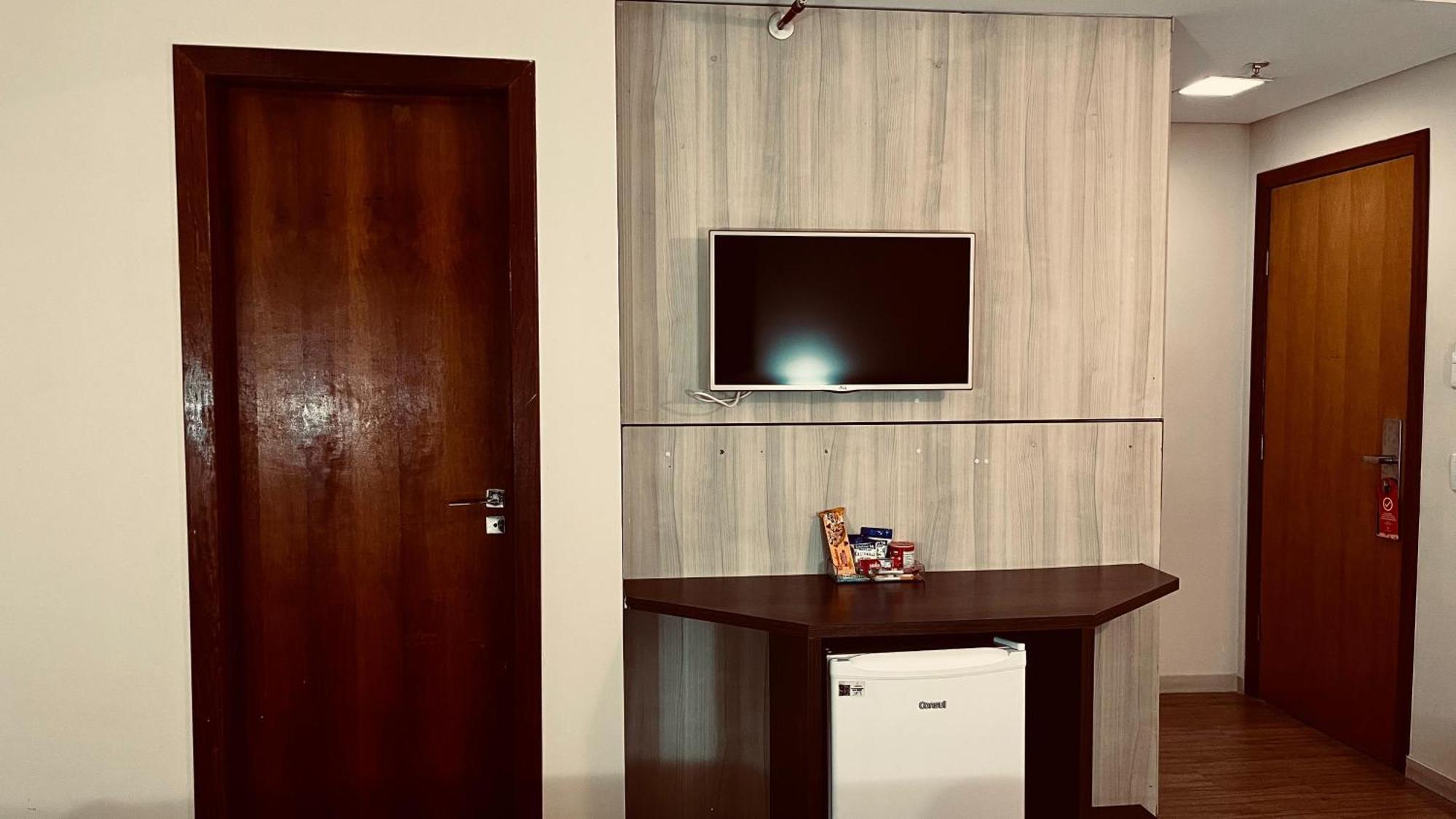 Hotel Amsterdam Montes Claros Ngoại thất bức ảnh