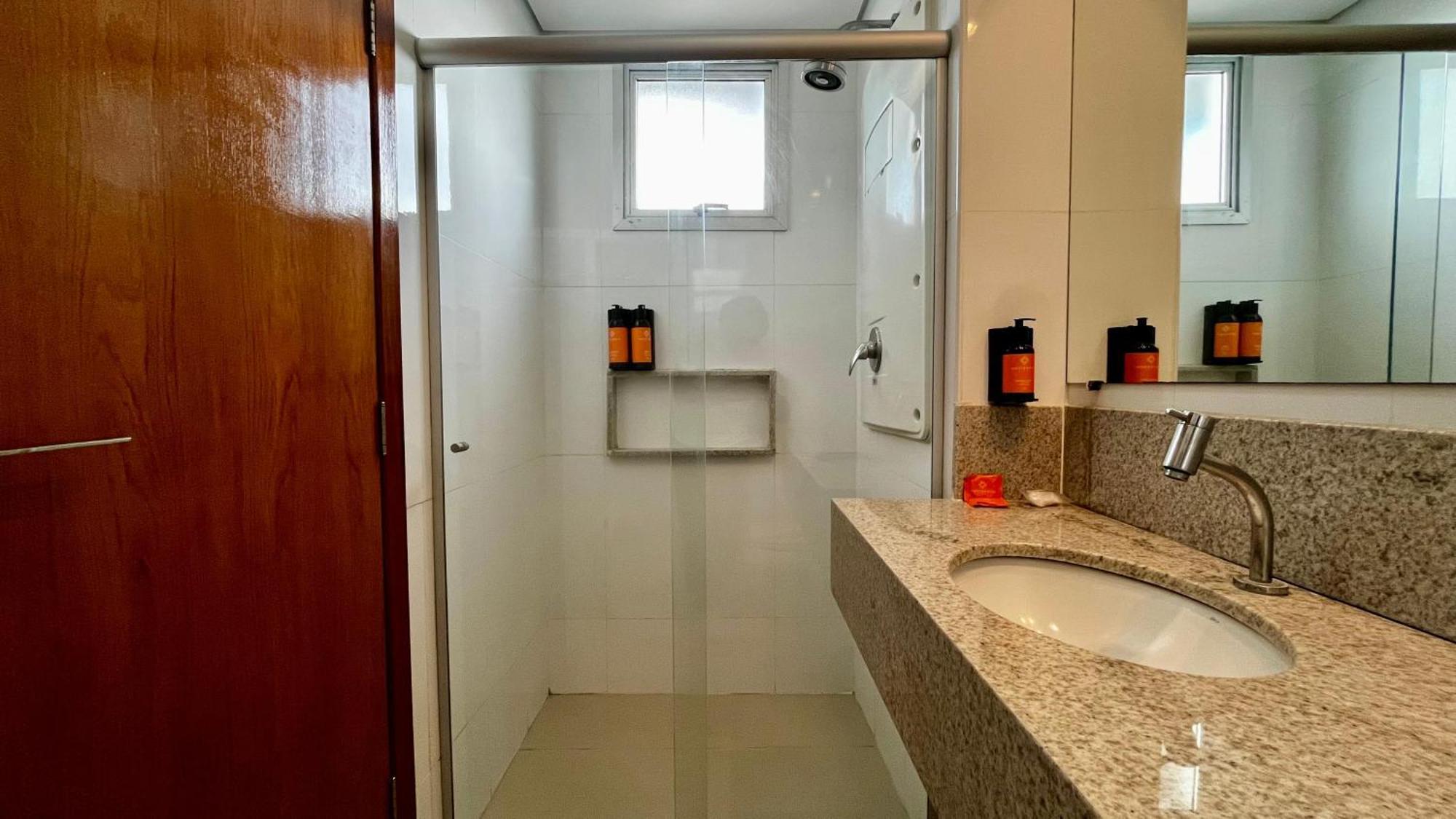 Hotel Amsterdam Montes Claros Ngoại thất bức ảnh