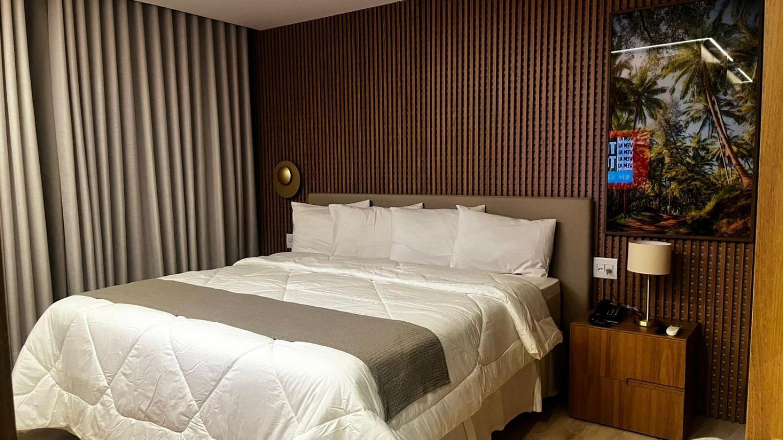 Hotel Amsterdam Montes Claros Ngoại thất bức ảnh
